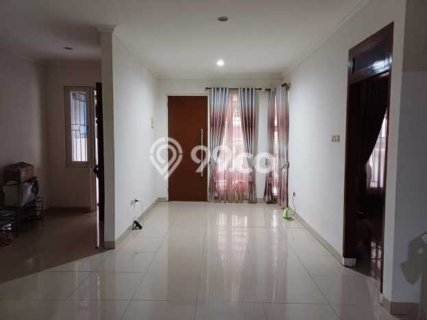 Jual Rumah Luas Elegan Dengan View Eksklusif di Cibubur, Jakarta Timur Jual Rumah Luas Elegan Dengan View Eksklusif di Cibubur, Jakarta Timur
