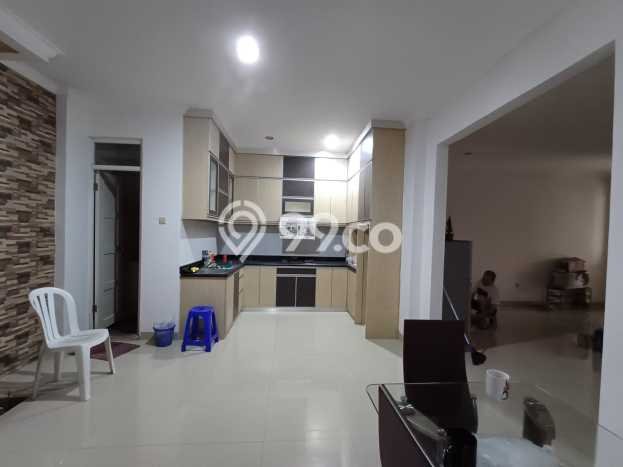 Jual Rumah Luas Elegan Dengan View Eksklusif di Cibubur, Jakarta Timur Jual Rumah Luas Elegan Dengan View Eksklusif di Cibubur, Jakarta Timur