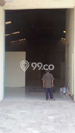 AREA KOMERSIAL! Gudang Disewakan Kawasan Tanah Mas, Luas 700m2m², Akses Utama, Ready Operasi AREA KOMERSIAL! Gudang Disewakan Kawasan Tanah Mas, Luas 700m2m², Akses Utama, Ready Operasi