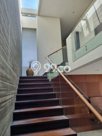 Rumah Mewah LB 550m2 Siap Huni Desain Elegan di Pakuwon CIty, Surabaya Rumah Mewah LB 550m2 Siap Huni Desain Elegan di Pakuwon CIty, Surabaya