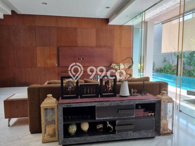 Rumah Mewah LB 550m2 Siap Huni Desain Elegan di Pakuwon CIty, Surabaya Rumah Mewah LB 550m2 Siap Huni Desain Elegan di Pakuwon CIty, Surabaya