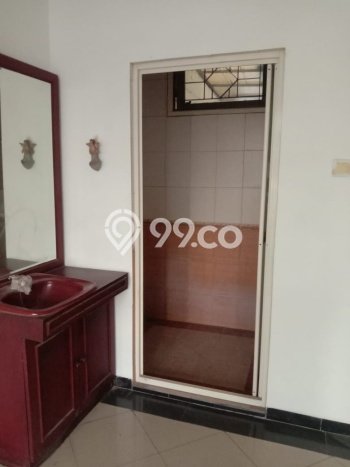 Ready to Use! Luxury House LT 264m2 Desain Elegan di Mulyosari Ready to Use! Luxury House LT 264m2 Desain Elegan di Mulyosari