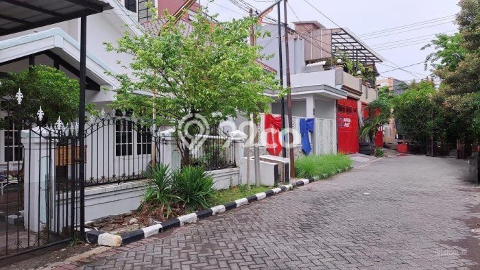 Hunian Cantik Minimalis Lb 135m2 di Sukolilo, Surabaya Hunian Cantik Minimalis Lb 135m2 di Sukolilo, Surabaya