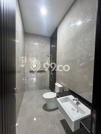 Rumah 5 KT 6 KM di Kawasan , Surabaya Rumah 5 KT 6 KM di Kawasan , Surabaya