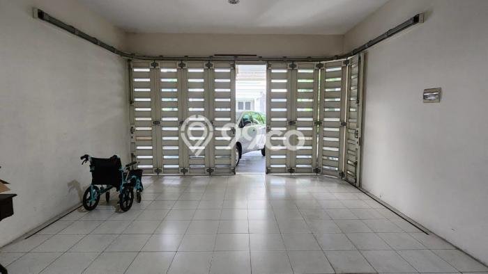 Dijual Rumah Luas Elegan Dengan View Cantik di Pakuwon City, Surabaya Dijual Rumah Luas Elegan Dengan View Cantik di Pakuwon City, Surabaya