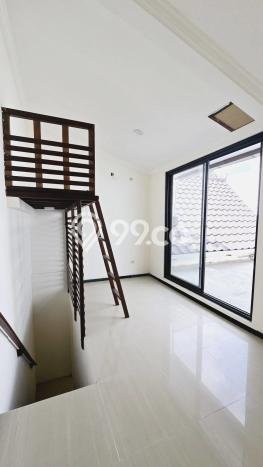 Dijual Hunian Rumah Terawat 2 KT di Citraland, Surabaya Dijual Hunian Rumah Terawat 2 KT di Citraland, Surabaya