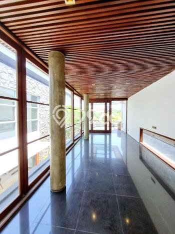 Dijual Rumah Premium dengan Fasilitas Sekitar Komplit di Pakuwon City, Surabaya Dijual Rumah Premium dengan Fasilitas Sekitar Komplit di Pakuwon City, Surabaya