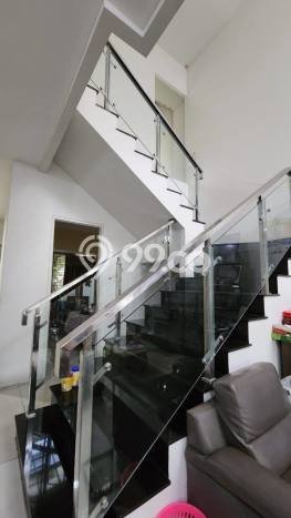 Dijual Rumah Luas Elegan Dengan View Cantik di Pakuwon City, Surabaya Dijual Rumah Luas Elegan Dengan View Cantik di Pakuwon City, Surabaya