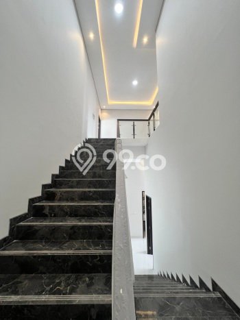 Rumah Elit LB 400m2 Siap Huni Desain Elegan di Citraland, Surabaya Rumah Elit LB 400m2 Siap Huni Desain Elegan di Citraland, Surabaya