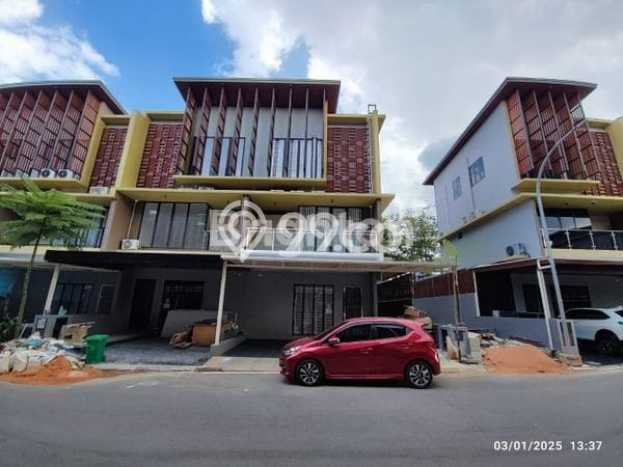 Disewakan! Rumah 4 Kamar Tidur &
4 Kamar Mandi di Batam Centre, Batam Disewakan! Rumah 4 Kamar Tidur &
4 Kamar Mandi di Batam Centre, Batam