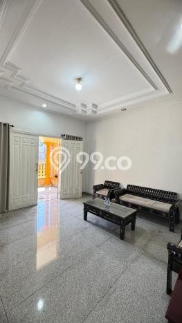 DIJUAL CEPAT! Rumah di Wiyung, Surabaya, Luas 330m2m² Bangunan 600m2m² HARGA NEGO! DIJUAL CEPAT! Rumah di Wiyung, Surabaya, Luas 330m2m² Bangunan 600m2m² HARGA NEGO!