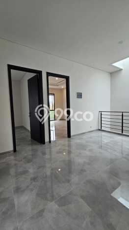 Siap Huni Rumah Mewah 5 Kamar di Wiyung Dekat ke Mana Saja Siap Huni Rumah Mewah 5 Kamar di Wiyung Dekat ke Mana Saja