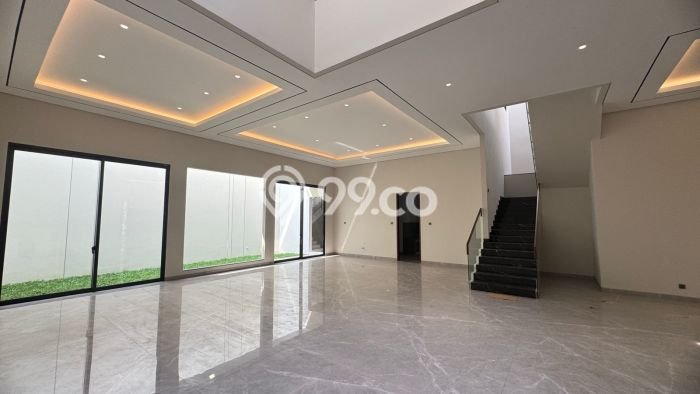 Rumah Mewah LB 600m2 Siap Huni Desain Elegan di Pakuwon Indah, Surabaya Rumah Mewah LB 600m2 Siap Huni Desain Elegan di Pakuwon Indah, Surabaya
