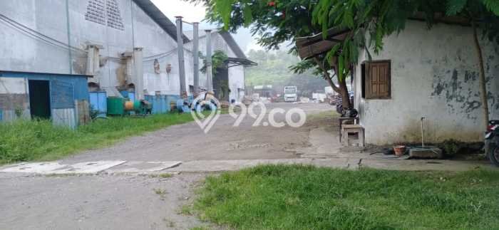 Area Ramai! Gudang Dijual di Ngoro untuk Bisnis Luas Bangunan 1000m2 Area Ramai! Gudang Dijual di Ngoro untuk Bisnis Luas Bangunan 1000m2