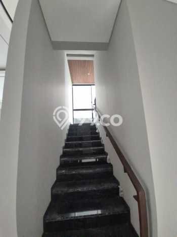 Hunian Elit LB 500m2 Siap Pakai Desain Elegan di Citraland, Surabaya Hunian Elit LB 500m2 Siap Pakai Desain Elegan di Citraland, Surabaya