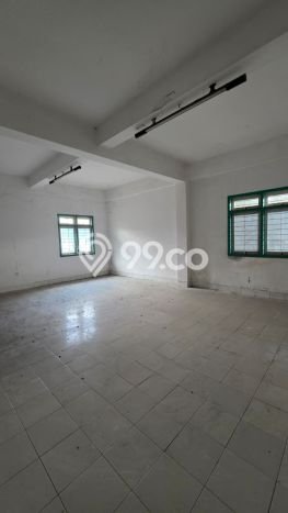 Gudang Premium Kawasan Karangploso, Luas 700m2m², Area Bisnis Gudang Premium Kawasan Karangploso, Luas 700m2m², Area Bisnis