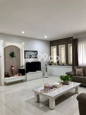 Dijual Rumah Mewah Megah Dengan View Eksklusif di Graha, Surabaya Dijual Rumah Mewah Megah Dengan View Eksklusif di Graha, Surabaya