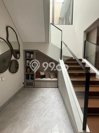 Ready to Use! Premium House LT 240m2 Desain Modern di Graha Ready to Use! Premium House LT 240m2 Desain Modern di Graha