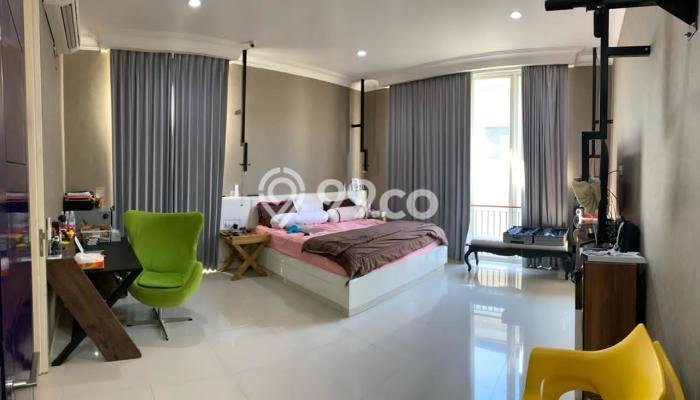 Rumah Mewah LB 270m2 Siap Huni Desain Elegan di Pakuwon Indah, Surabaya Rumah Mewah LB 270m2 Siap Huni Desain Elegan di Pakuwon Indah, Surabaya