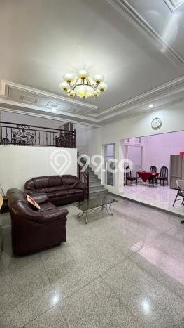 DIJUAL CEPAT! Rumah di Wiyung, Surabaya, Luas 330m2m² Bangunan 600m2m² HARGA NEGO! DIJUAL CEPAT! Rumah di Wiyung, Surabaya, Luas 330m2m² Bangunan 600m2m² HARGA NEGO!
