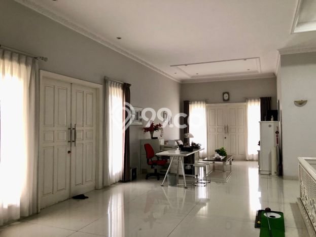 Dijual Rumah Mewah Megah Dengan View Eksklusif di Graha, Surabaya Dijual Rumah Mewah Megah Dengan View Eksklusif di Graha, Surabaya