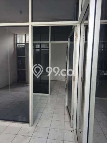 INVESTASI MENGUNTUNGKAN! Gudang Kawasan Benowo, Luas 300m2m², Potensi Profit Tinggi INVESTASI MENGUNTUNGKAN! Gudang Kawasan Benowo, Luas 300m2m², Potensi Profit Tinggi