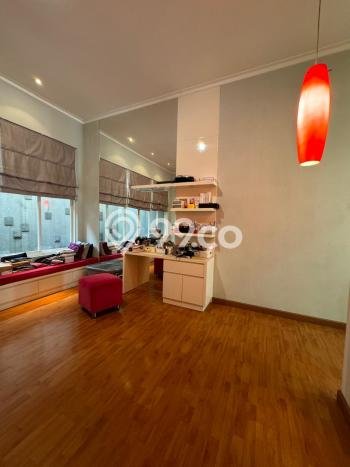 Jual Rumah Mewah Elegan Dengan View Cantik di Pakuwon Indah, Surabaya Jual Rumah Mewah Elegan Dengan View Cantik di Pakuwon Indah, Surabaya