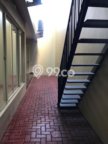 Dijual Rumah Premium dengan Fasilitas Sekitar Komplit di Sukolilo, Surabaya Dijual Rumah Premium dengan Fasilitas Sekitar Komplit di Sukolilo, Surabaya