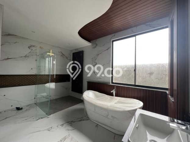 Rumah Luxury Modern Tanpa Renovasi di Citraland Surabaya Rumah Luxury Modern Tanpa Renovasi di Citraland Surabaya