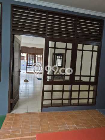 Sewa cepat rumah minimalis strategis 3 Kamar di Villa Melati Mas, Tangerang Selatan Sewa cepat rumah minimalis strategis 3 Kamar di Villa Melati Mas, Tangerang Selatan