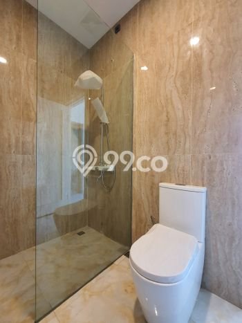 Siap Huni Hunian Elit 6 Kamar di BSD Dekat ke Mana Pun Siap Huni Hunian Elit 6 Kamar di BSD Dekat ke Mana Pun