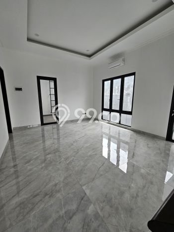 Rumah Eksklusif Dijual LT 234m2 di BSD, Tangerang Selatan Rumah Eksklusif Dijual LT 234m2 di BSD, Tangerang Selatan