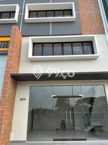 Unit Komersial Disewakan di Jakarta Barat Area Strategis Harga Kompetitif Unit Komersial Disewakan di Jakarta Barat Area Strategis Harga Kompetitif
