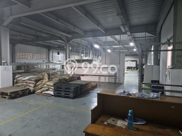 LOKASI BISNIS! Gudang Disewakan Kawasan Pagedangan, Luas 2300m2m², Akses Utama LOKASI BISNIS! Gudang Disewakan Kawasan Pagedangan, Luas 2300m2m², Akses Utama