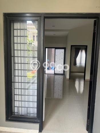 Rumah Strategis Modern Lb 140m2 di Pamulang, Tangerang Selatan Rumah Strategis Modern Lb 140m2 di Pamulang, Tangerang Selatan