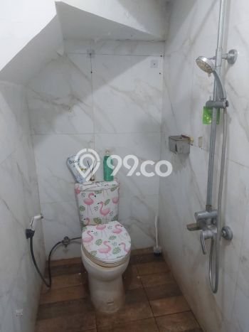 Rumah Strategis Minimalis Lb 180m2 di Ciledug, Tangerang Rumah Strategis Minimalis Lb 180m2 di Ciledug, Tangerang