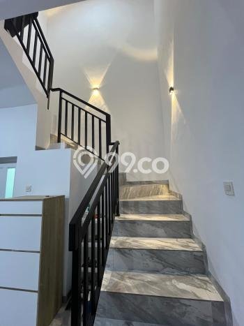 Lokasi strategis! Rumah siap pakai disewakan di Pondok Aren LB 100m2 Lokasi strategis! Rumah siap pakai disewakan di Pondok Aren LB 100m2