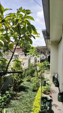 Rumah Mewah LB 224m2 Siap Pakai Desain Elegan di Pasir Koja, Bandung Rumah Mewah LB 224m2 Siap Pakai Desain Elegan di Pasir Koja, Bandung