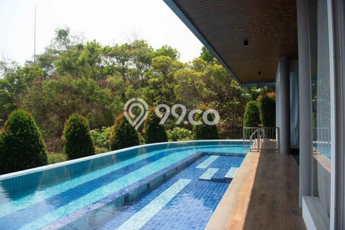 Hunian Modern dengan LT 810m2 & LB 500m2 Disewakan di Candi Golf Hunian Modern dengan LT 810m2 & LB 500m2 Disewakan di Candi Golf