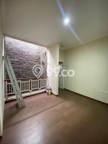Rumah Strategis Modern Lb 170m2 di Gunung Putri, Bogor Rumah Strategis Modern Lb 170m2 di Gunung Putri, Bogor