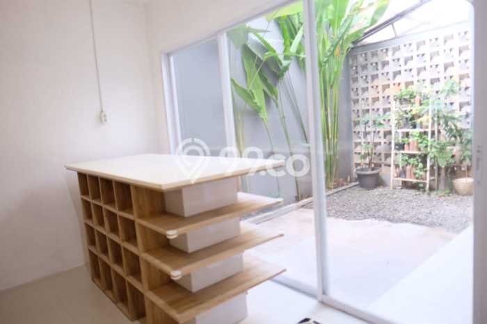 Ready to Use! Luxury House LT 200m2 Desain Elegan di Ciangsana Ready to Use! Luxury House LT 200m2 Desain Elegan di Ciangsana