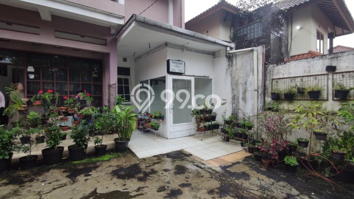 Dijual Segera Kost 22 Kamar, 20 Kamar Mandi di Coblong, Bandung, Luas 1000m2 Dijual Segera Kost 22 Kamar, 20 Kamar Mandi di Coblong, Bandung, Luas 1000m2