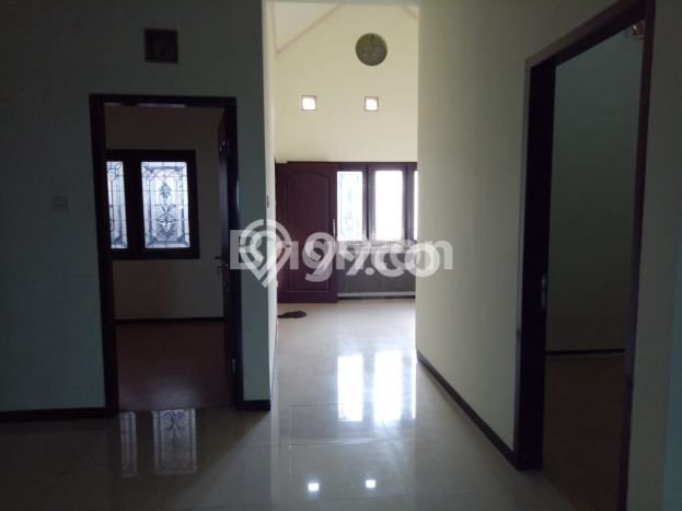 Rumah Sewa Malang LT 160m2 LB 150m2 Area Araya Rumah Sewa Malang LT 160m2 LB 150m2 Area Araya