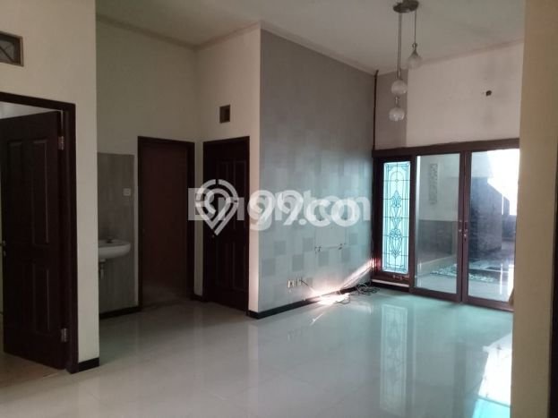 Rumah Sewa Malang LT 160m2 LB 150m2 Area Araya Rumah Sewa Malang LT 160m2 LB 150m2 Area Araya