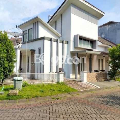 Disewakan! Rumah 3 Kamar Tidur &
2 Kamar Mandi di Villa Puncak Tidar, Malang Disewakan! Rumah 3 Kamar Tidur &
2 Kamar Mandi di Villa Puncak Tidar, Malang