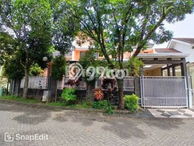 Disewakan! Rumah 4 Kamar Tidur &
4 Kamar Mandi di Permata Jingga, Malang Disewakan! Rumah 4 Kamar Tidur &
4 Kamar Mandi di Permata Jingga, Malang
