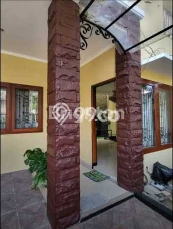Rumah Disewakan Malang LT 180m2 LB 350m2 Kawasan Soekarno Hatta Rumah Disewakan Malang LT 180m2 LB 350m2 Kawasan Soekarno Hatta