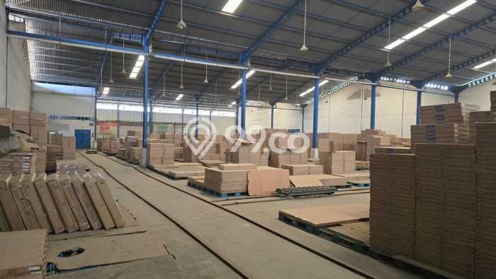 Gudang Disewa di Tangerang dengan LB 1782m2 Area Komersial Ramai Gudang Disewa di Tangerang dengan LB 1782m2 Area Komersial Ramai