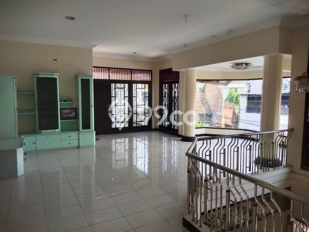 Dijual Hunian Mewah dengan Fasilitas Sekitar Komplit di Semarang Tengah, Semarang Dijual Hunian Mewah dengan Fasilitas Sekitar Komplit di Semarang Tengah, Semarang