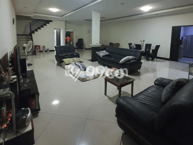 Ready to Use! Luxury House LT 304m2 Desain Modern di Jatibening Ready to Use! Luxury House LT 304m2 Desain Modern di Jatibening